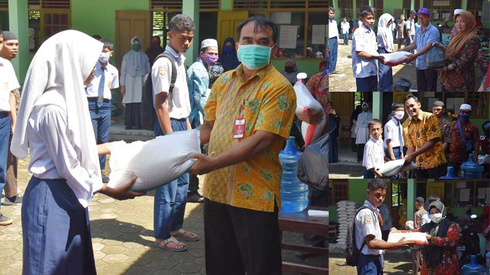 Dinas Dikpora Kota Pariaman kumpulkan hampir 5 Ton Beras yang dibagikan untuk siswa kurang mampu