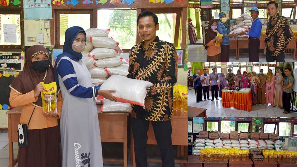 SD N 19 Kampung Baru Pariaman kumpulkan 1 ton Beras untuk diberikan kepada siswa kurang mampu