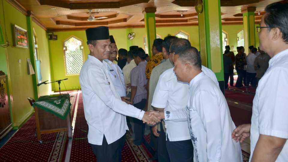 Cegah Penyebaran Virus Corona di Kota Pariaman, Genius Umar Gerakkan Program Thaharah Mesjid