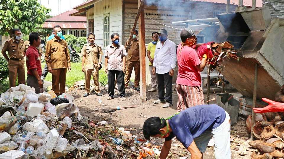Wako Pariaman Genius Umar Apresiasi Tempat Pengolahan Sampah Milik Warga
