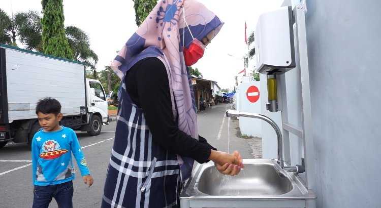 Lawan Covid-19, BRI Cabang Pariaman Donasikan Wastafel Portable di Sejumlah Fasilitas Umum Kota Pariaman